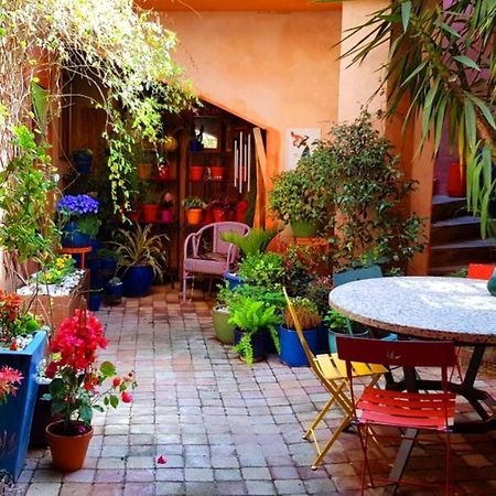 Petit Patio En Centre Ville Nîmes Exterior foto